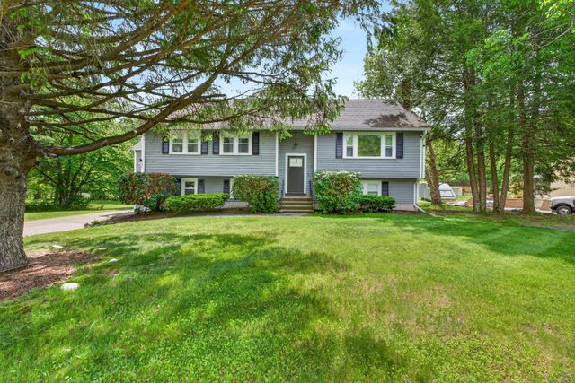 30 Amberwood Drive, Atkinson, NH 03811