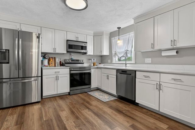 30 Amberwood Drive, Atkinson, NH 03811