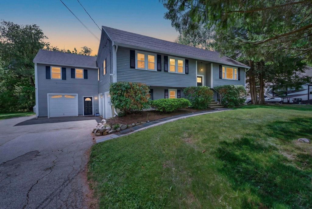 30 Amberwood Drive, Atkinson, NH 03811