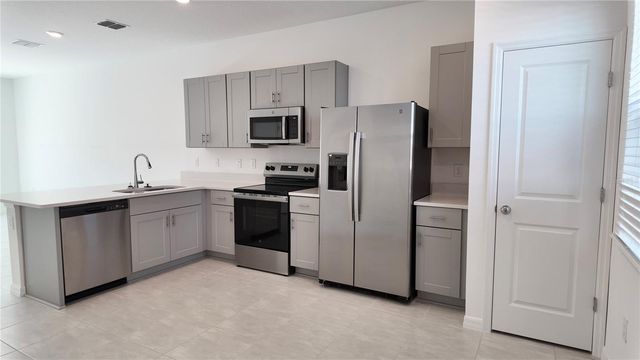 2937 SKYLINE LOOP, Kissimmee, FL 34758