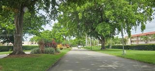 9823 S Hollybrook Lake Dr 310, Pembroke Pines, FL 33025