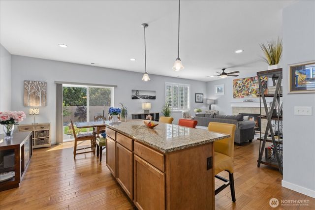 24211 SE 258th Wy, Maple Valley, WA 98038