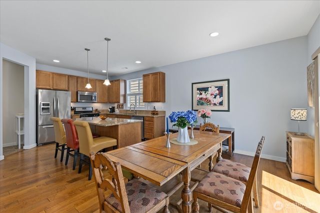 24211 SE 258th Wy, Maple Valley, WA 98038
