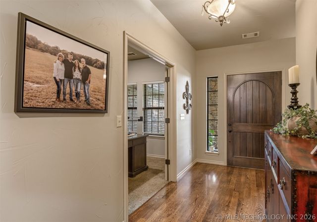 6920 W 42nd Street, Tulsa, OK 74107