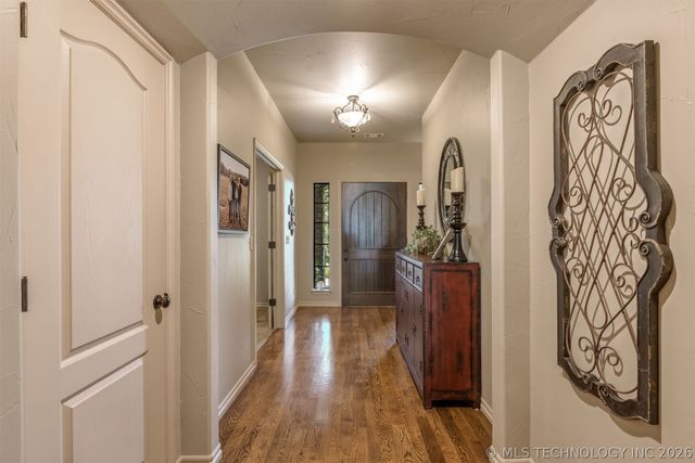 6920 W 42nd Street, Tulsa, OK 74107