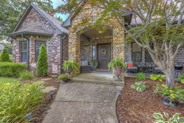 6920 W 42nd Street, Tulsa, OK 74107