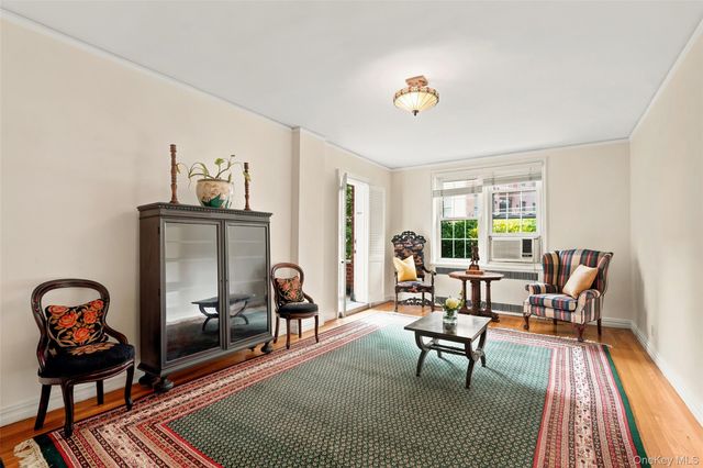 949 Palmer Road 1R, Bronxville, NY 10708