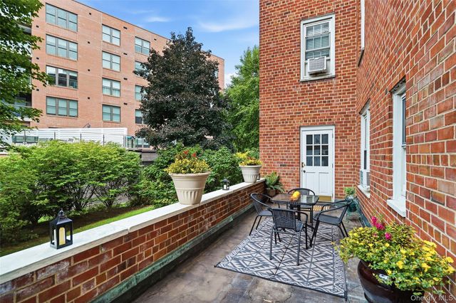 949 Palmer Road 1R, Bronxville, NY 10708