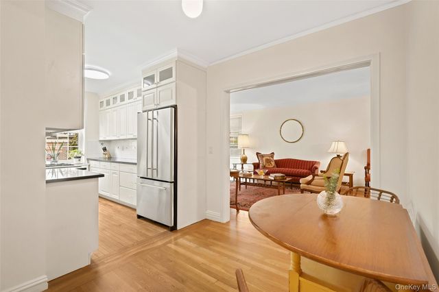949 Palmer Road 1R, Bronxville, NY 10708