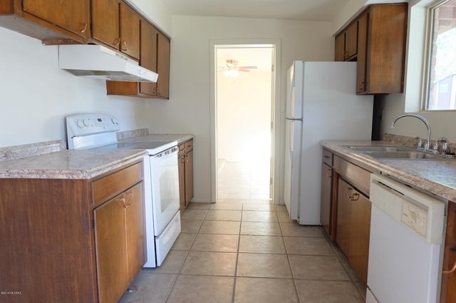 7852 E Elida Street, Tucson, AZ 85715