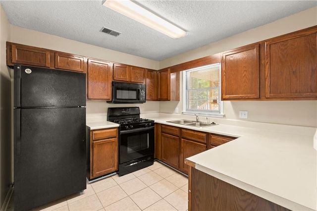 2517 Vineyard Way SE, Smyrna, GA 30082