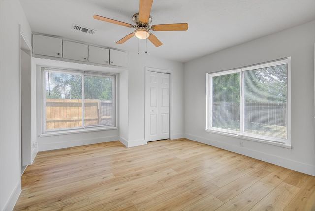 1212 E 32nd Street, Houston, TX 77022