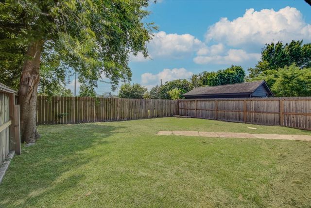 1212 E 32nd Street, Houston, TX 77022