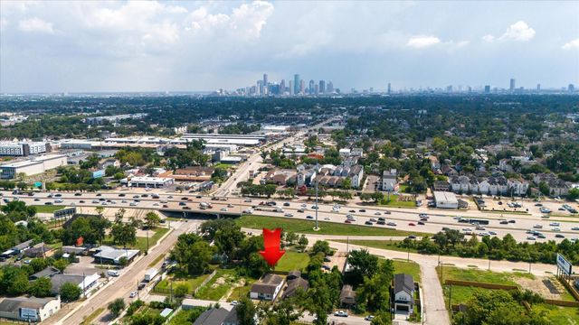 1212 E 32nd Street, Houston, TX 77022