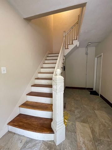 50 Whipple St 2, Worcester, MA 01607