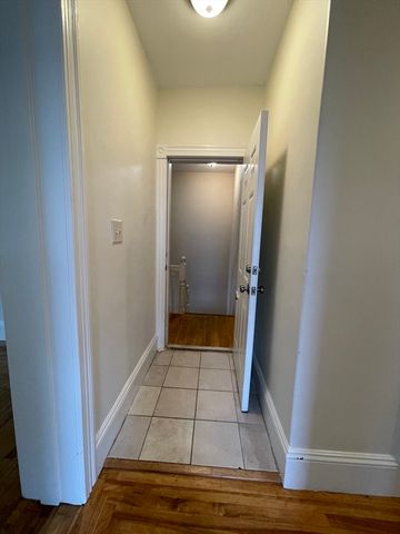 50 Whipple St 2, Worcester, MA 01607