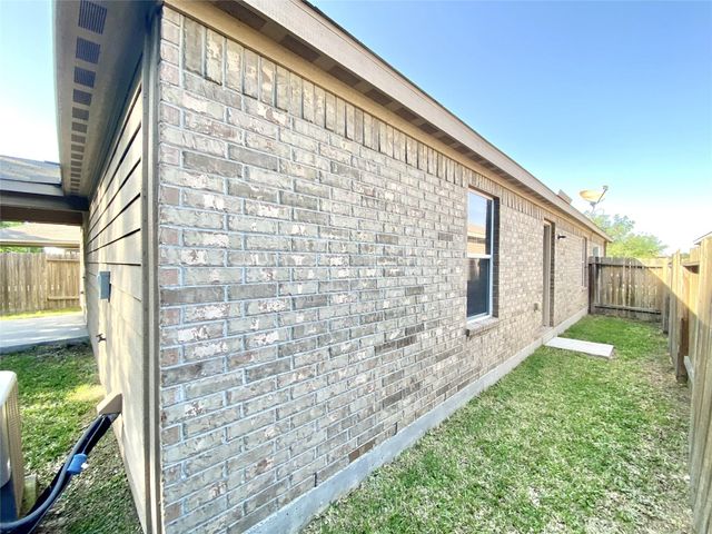 28922 San Bernard River Loop, Spring, TX 77386
