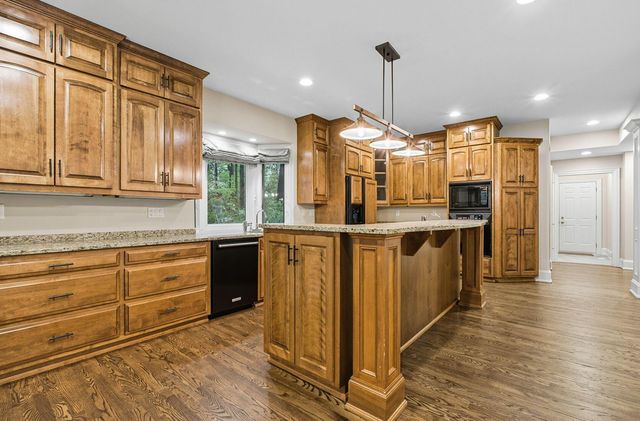 5055 Slate Run Woods Court, Upper Arlington, OH 43220