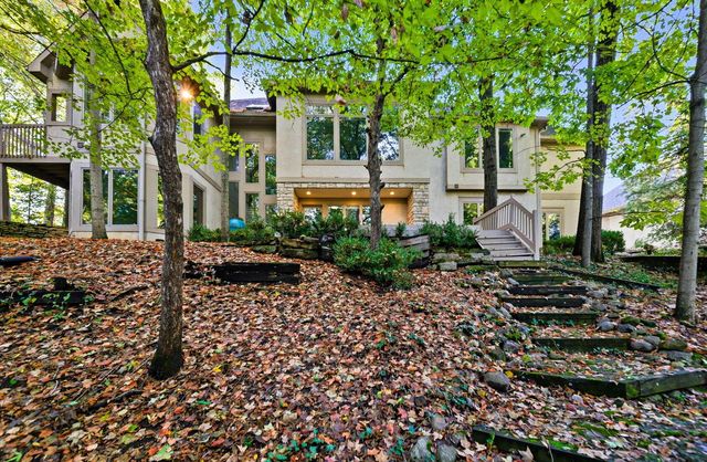 5055 Slate Run Woods Court, Upper Arlington, OH 43220