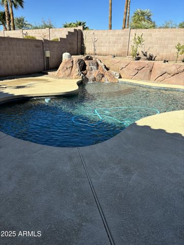 1302 W HONEYSUCKLE Lane, Chandler, AZ 85248