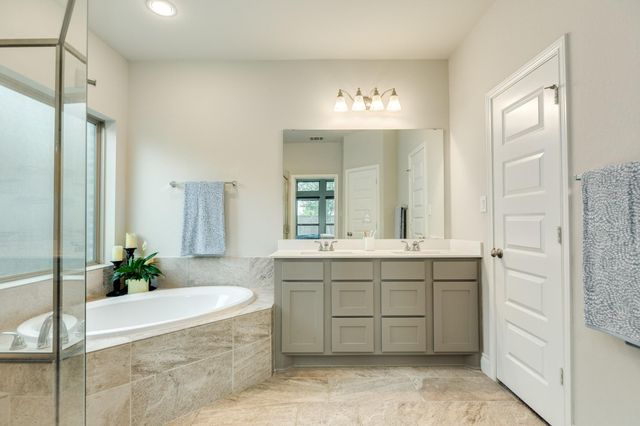 9230 Eckert Road, Iowa Colony, TX 77583