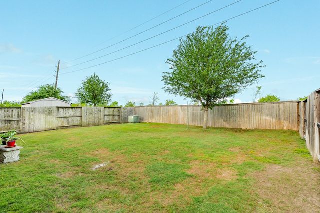 9230 Eckert Road, Iowa Colony, TX 77583