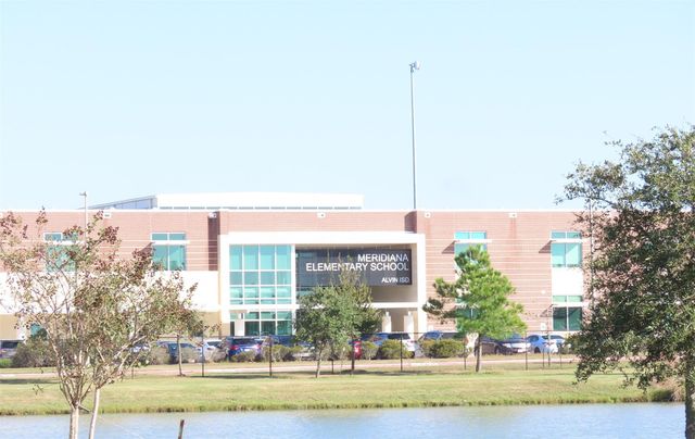 9230 Eckert Road, Iowa Colony, TX 77583