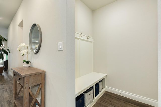 9230 Eckert Road, Iowa Colony, TX 77583