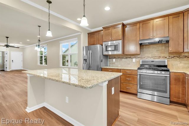 9415 Sand Hill Drive, Grand Blanc, MI 48439