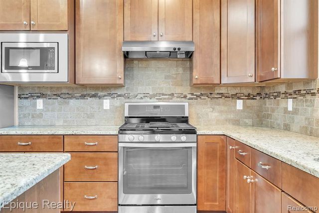 9415 Sand Hill Drive, Grand Blanc, MI 48439