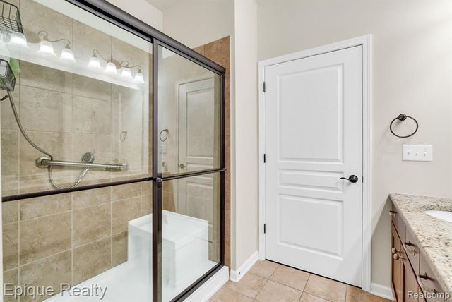 9415 Sand Hill Drive, Grand Blanc, MI 48439