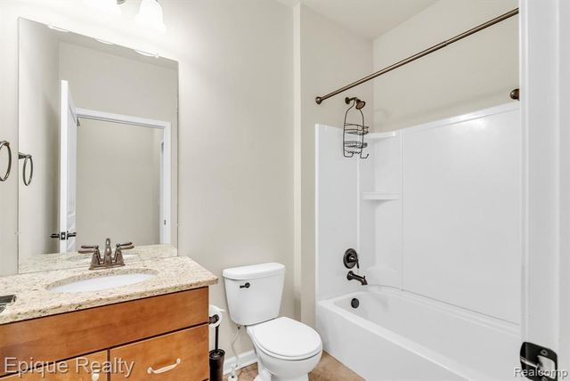 9415 Sand Hill Drive, Grand Blanc, MI 48439