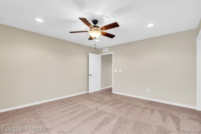 9415 Sand Hill Drive, Grand Blanc, MI 48439