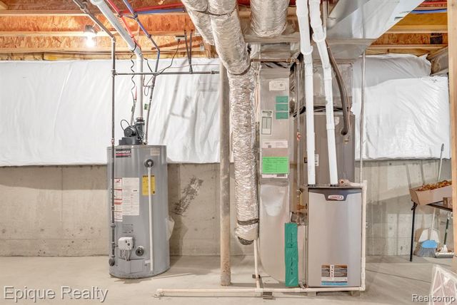 9415 Sand Hill Drive, Grand Blanc, MI 48439