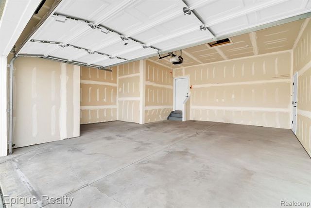 9415 Sand Hill Drive, Grand Blanc, MI 48439