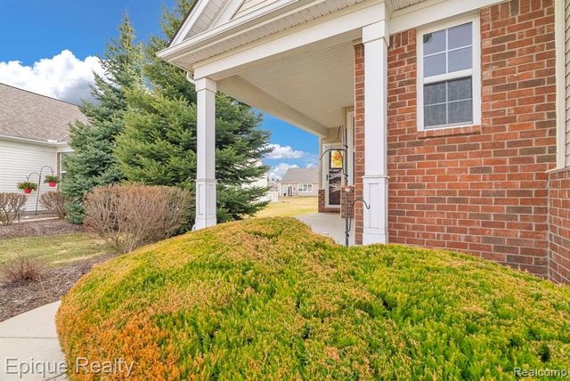 9415 Sand Hill Drive, Grand Blanc, MI 48439