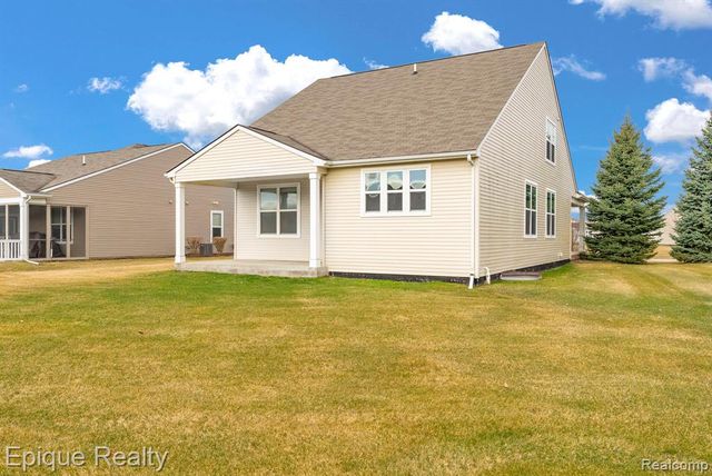 9415 Sand Hill Drive, Grand Blanc, MI 48439