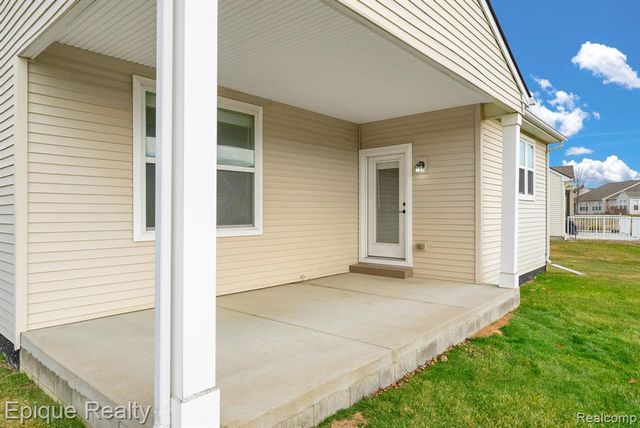 9415 Sand Hill Drive, Grand Blanc, MI 48439