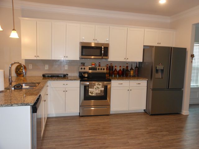 2225 Silverton Dr, Nashville, TN 37207