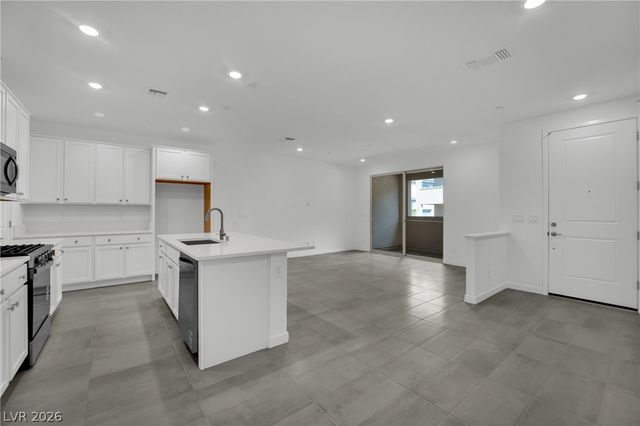 11476 PANOLEDGE Avenue, Las Vegas, NV 89138