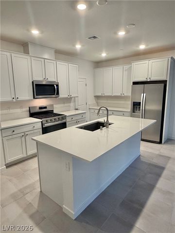 11476 PANOLEDGE Avenue, Las Vegas, NV 89138