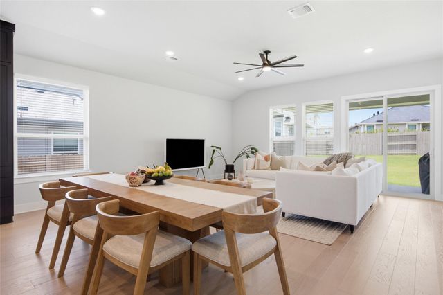 7712 Ellas Inlet DR, Austin, TX 78744