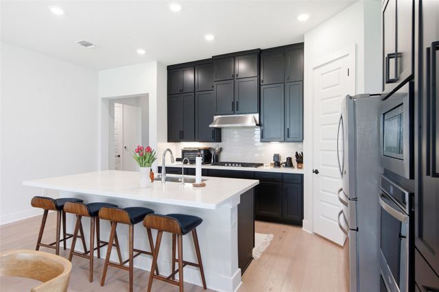 7712 Ellas Inlet DR, Austin, TX 78744