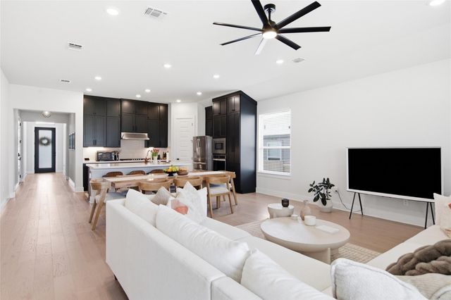 7712 Ellas Inlet DR, Austin, TX 78744