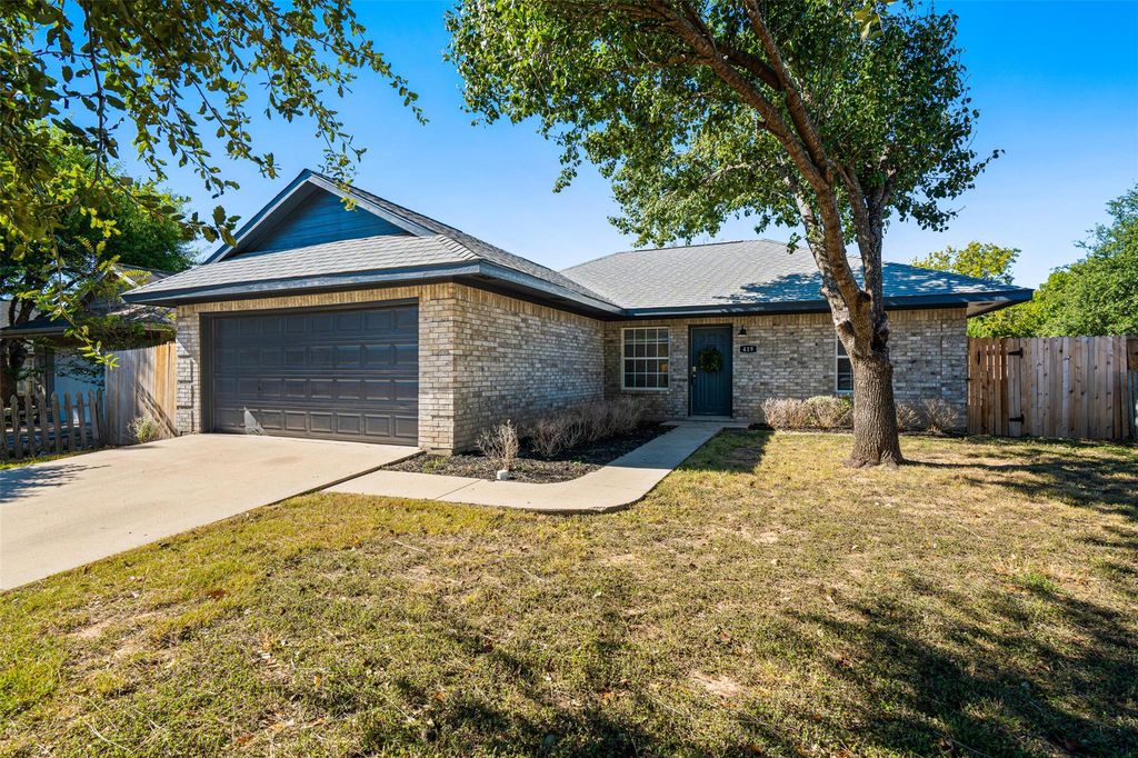 419 Bentwood DR, Leander, TX 78641