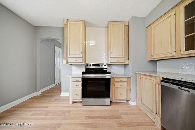 517 Harris Pl, Louisville, KY 40222