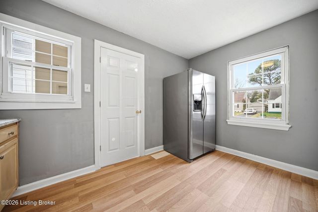 517 Harris Pl, Louisville, KY 40222