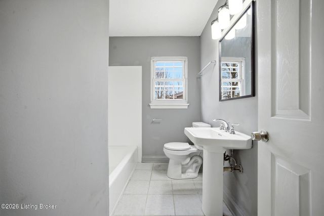 517 Harris Pl, Louisville, KY 40222