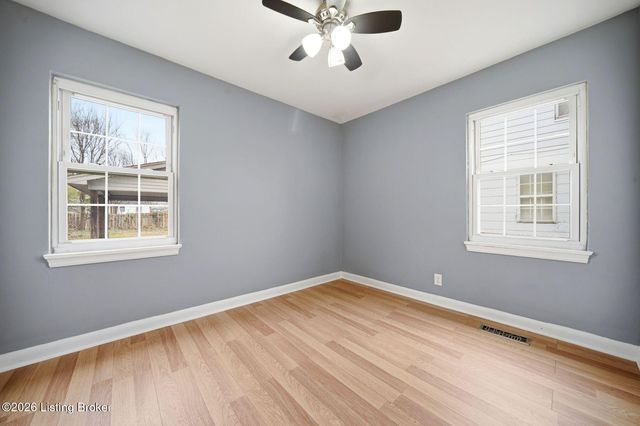 517 Harris Pl, Louisville, KY 40222