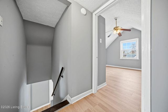 517 Harris Pl, Louisville, KY 40222